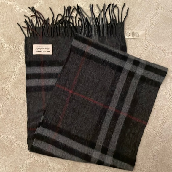Auth Burberry 💯 Cashmere Nova Check Scarf Gray Black Red - Picture 4 of 10